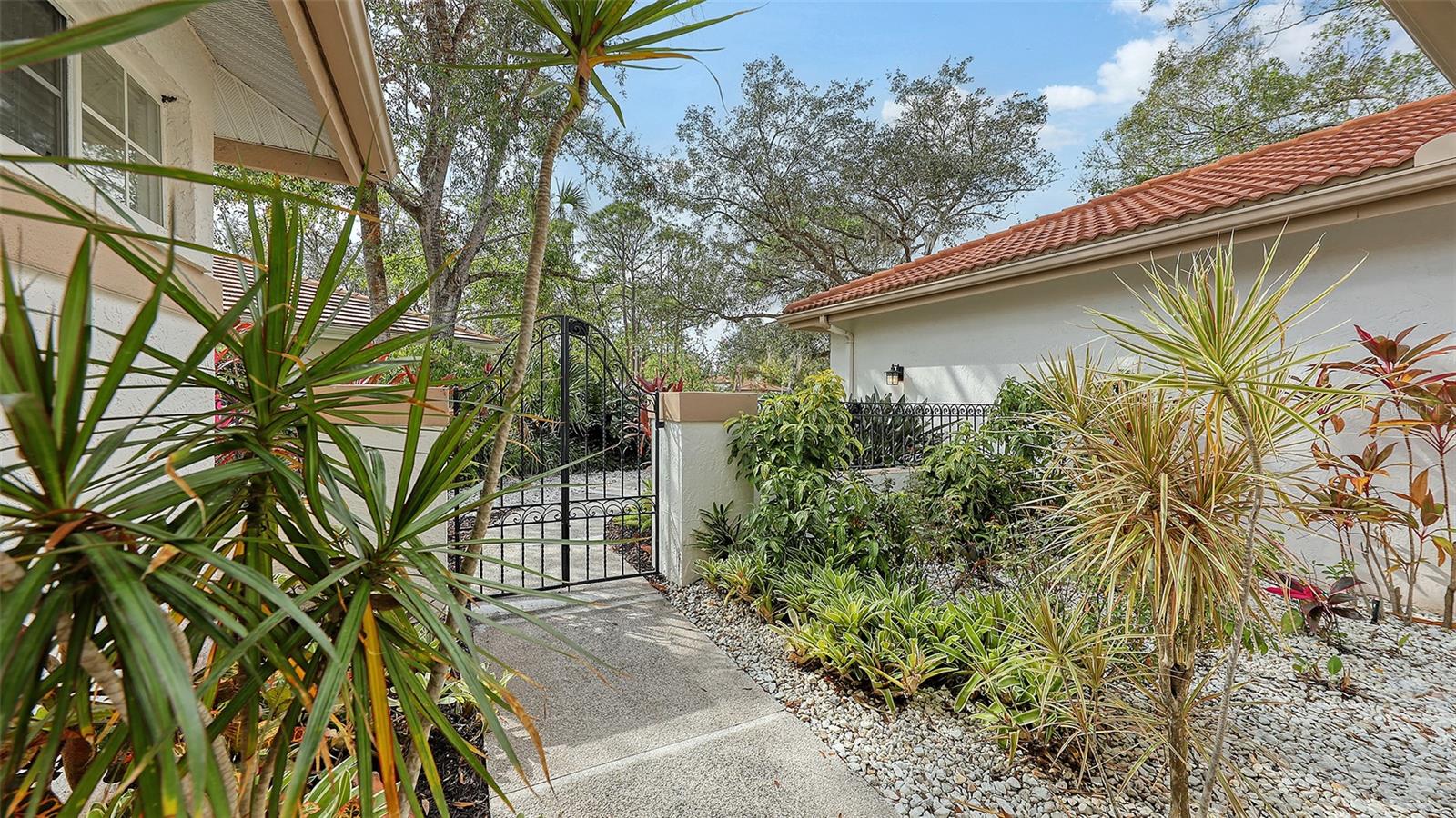 2910 LONGLEAT WOODS, SARASOTA, FL, 34235