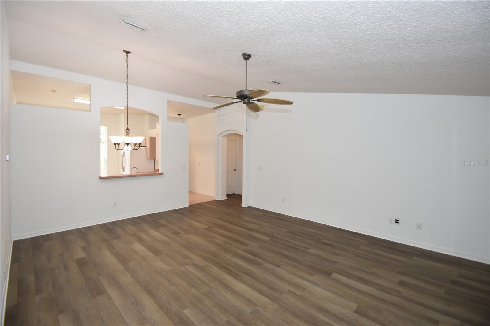 13 BUD SHIRE LN, PALM COAST, FL, 32137