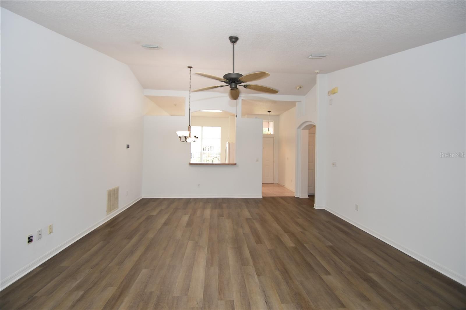 13 BUD SHIRE LN, PALM COAST, FL, 32137