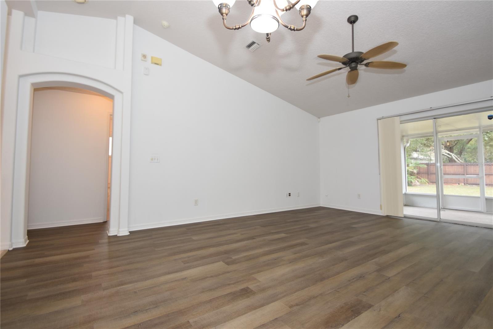 13 BUD SHIRE LN, PALM COAST, FL, 32137