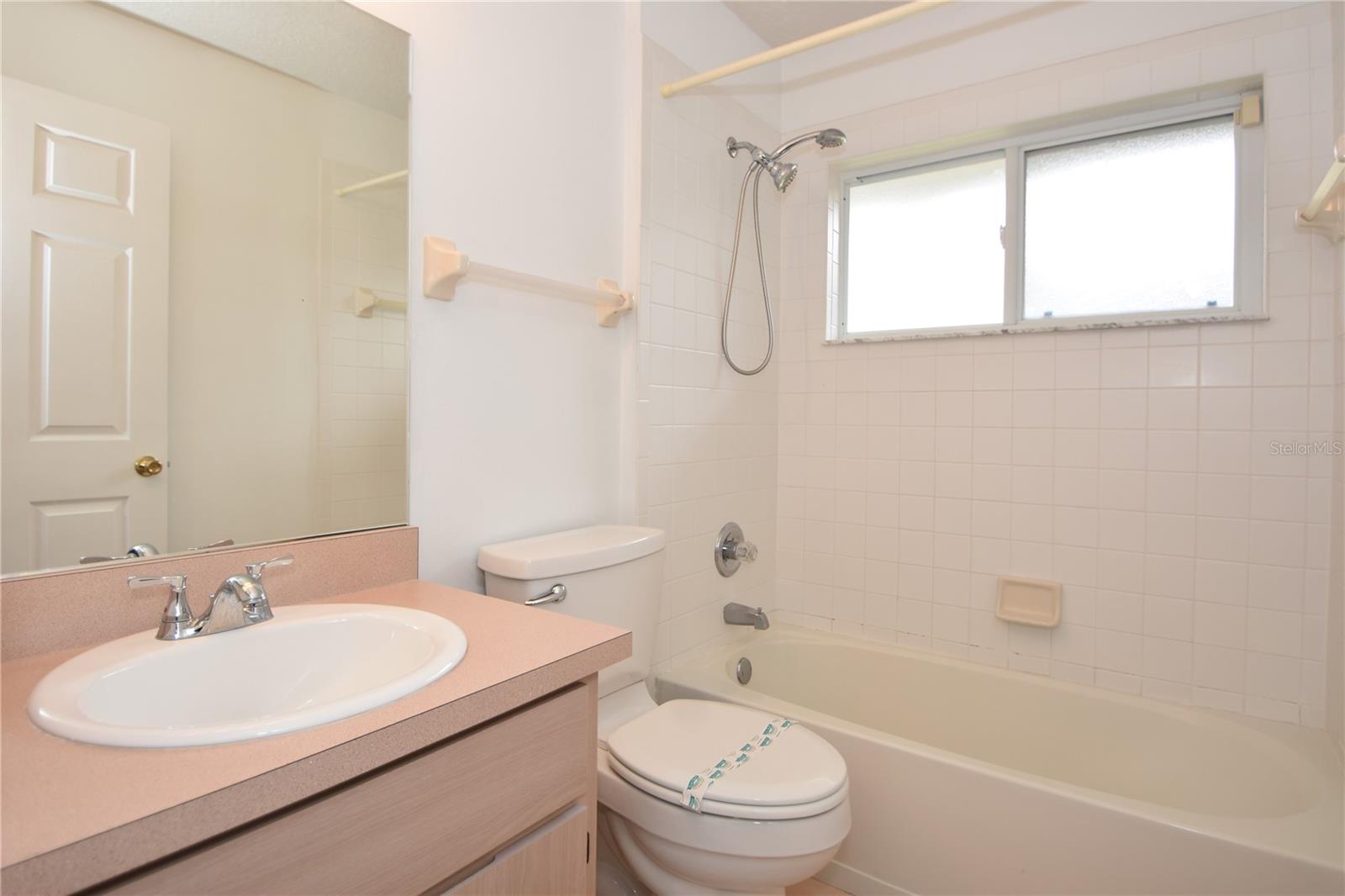 13 BUD SHIRE LN, PALM COAST, FL, 32137