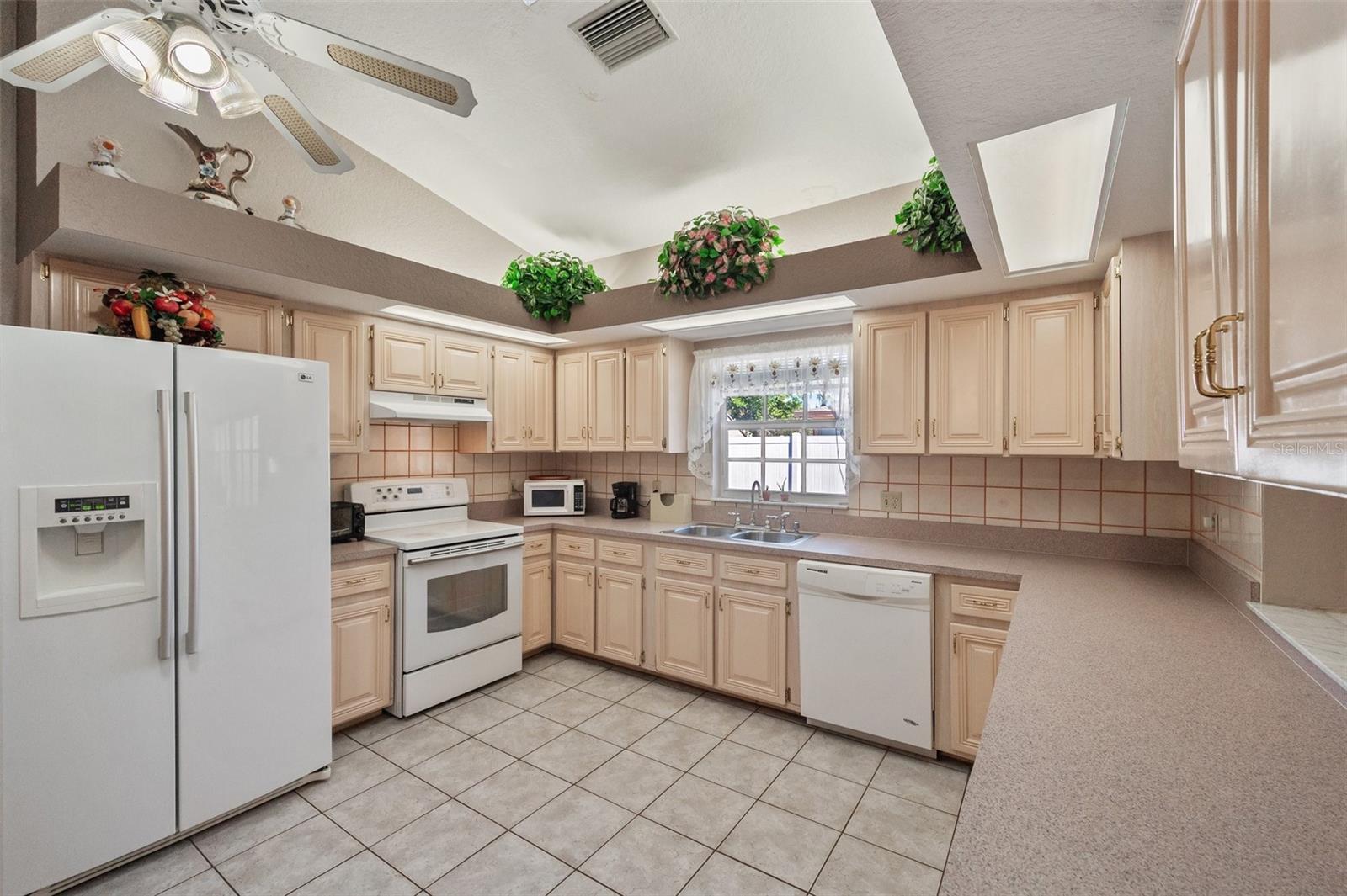 714 CHARLOTTE AVE, TARPON SPRINGS, FL, 34689