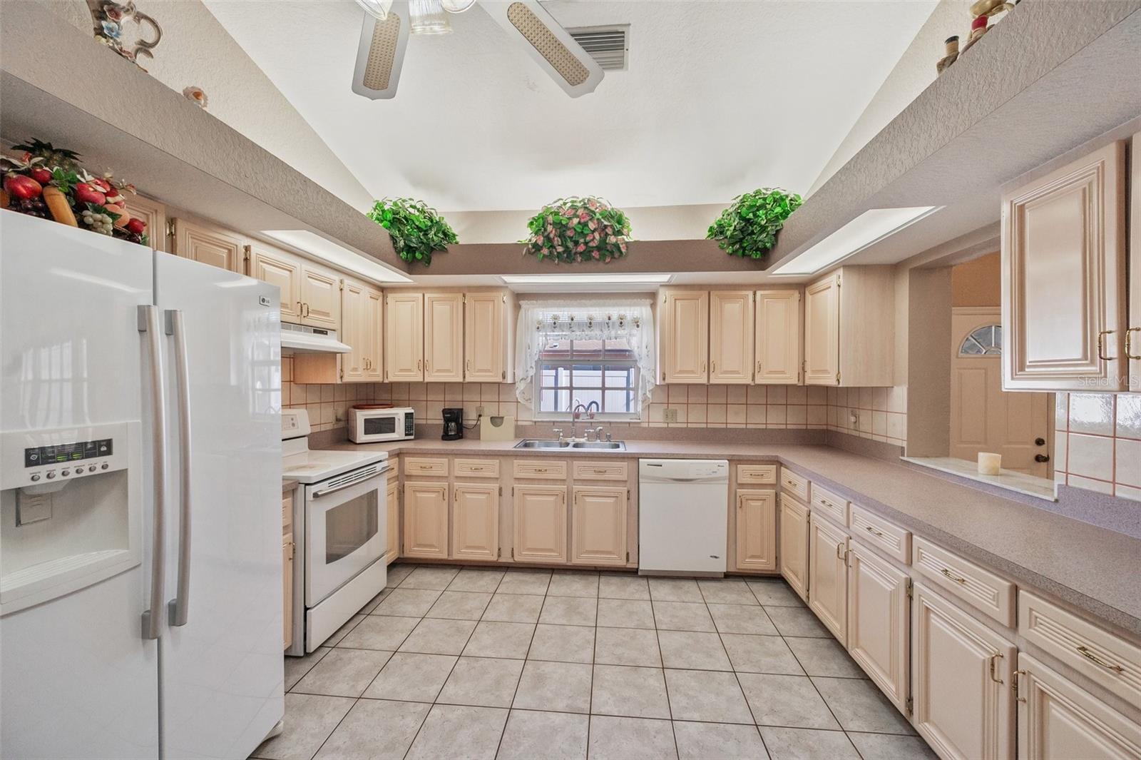 714 CHARLOTTE AVE, TARPON SPRINGS, FL, 34689