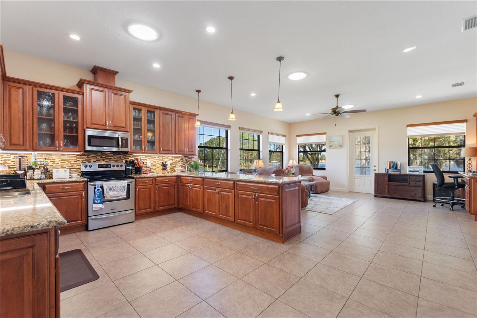 543 NARROW POND RD, POLK CITY, FL, 33868