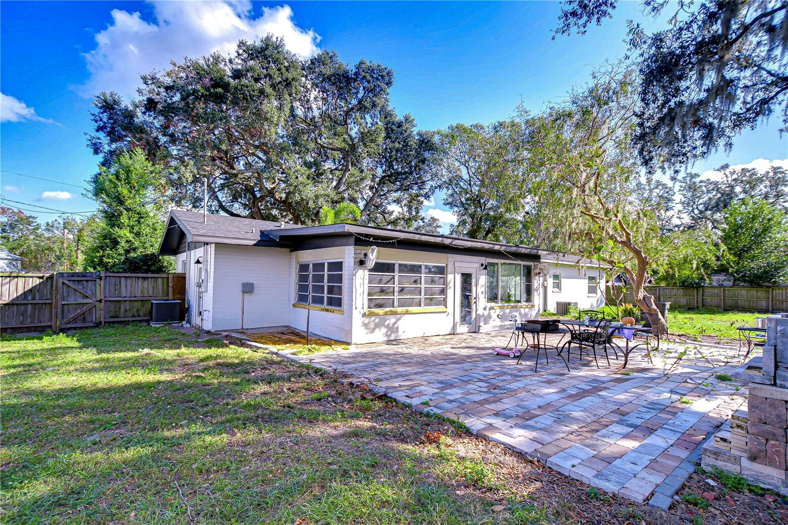 12910 FOREST HILLS DR, TAMPA, FL, 33612