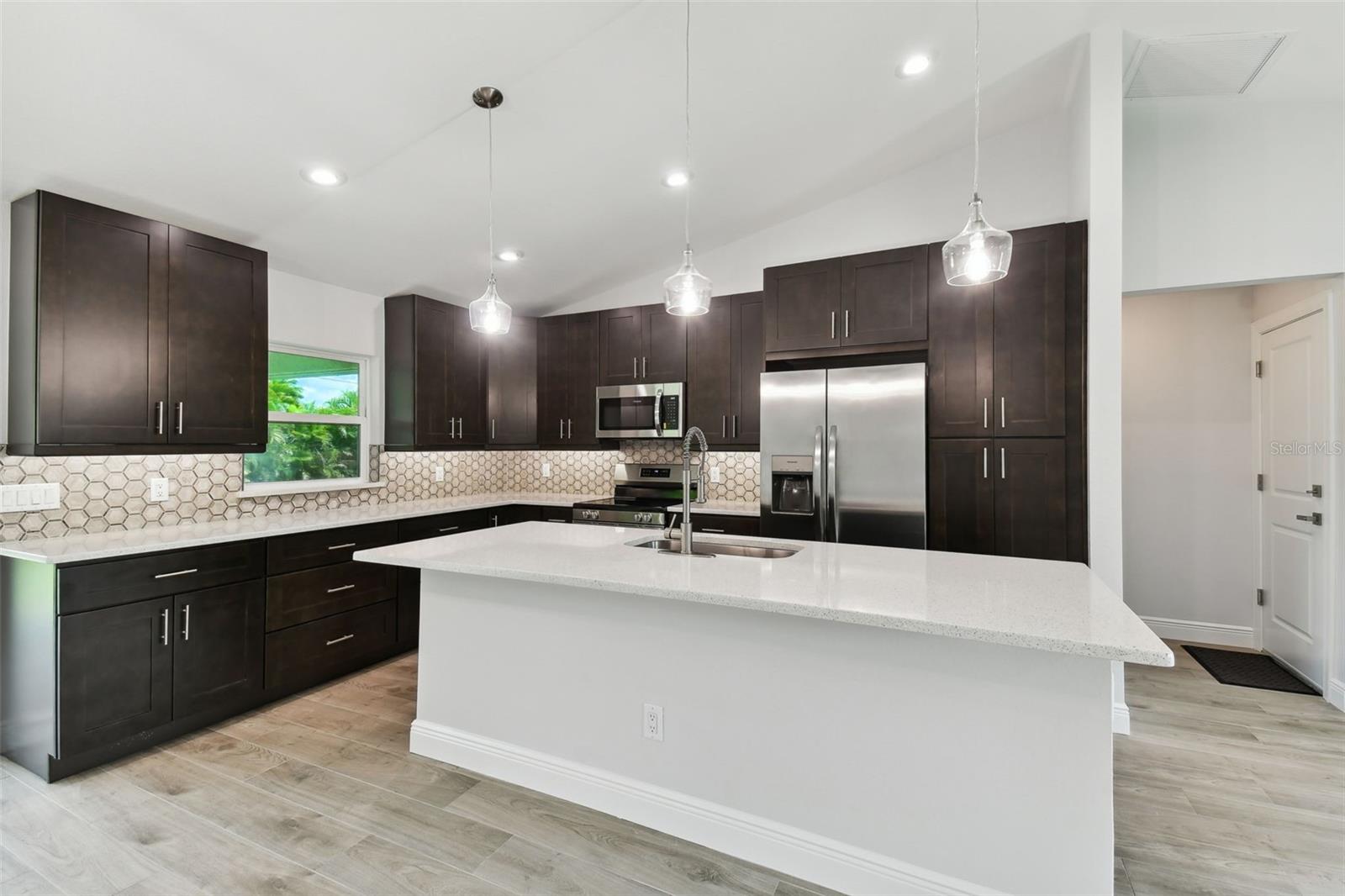 18854 ACKERMAN AVE, PORT CHARLOTTE, FL, 33948