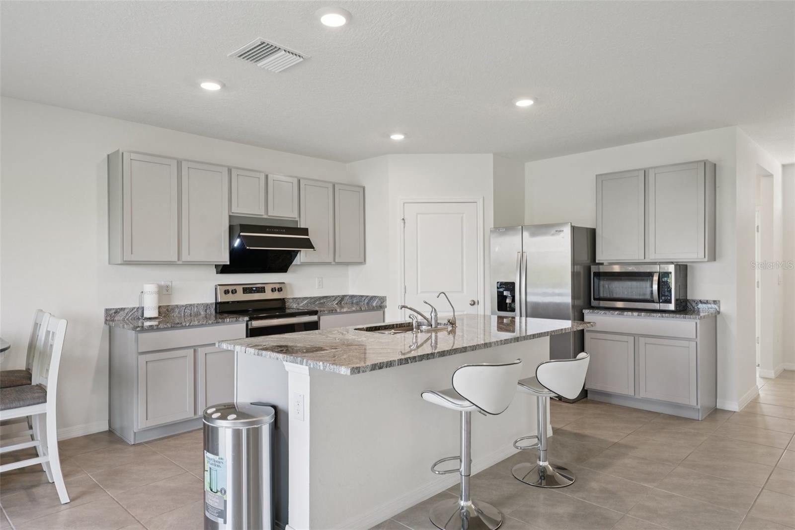 8379 ENDER HILLS DR, WESLEY CHAPEL, FL, 33545