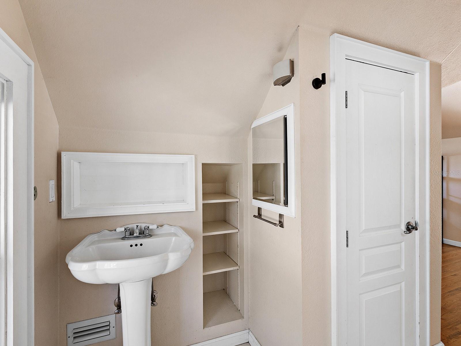 2724 ASHTON RD, SARASOTA, FL, 34231