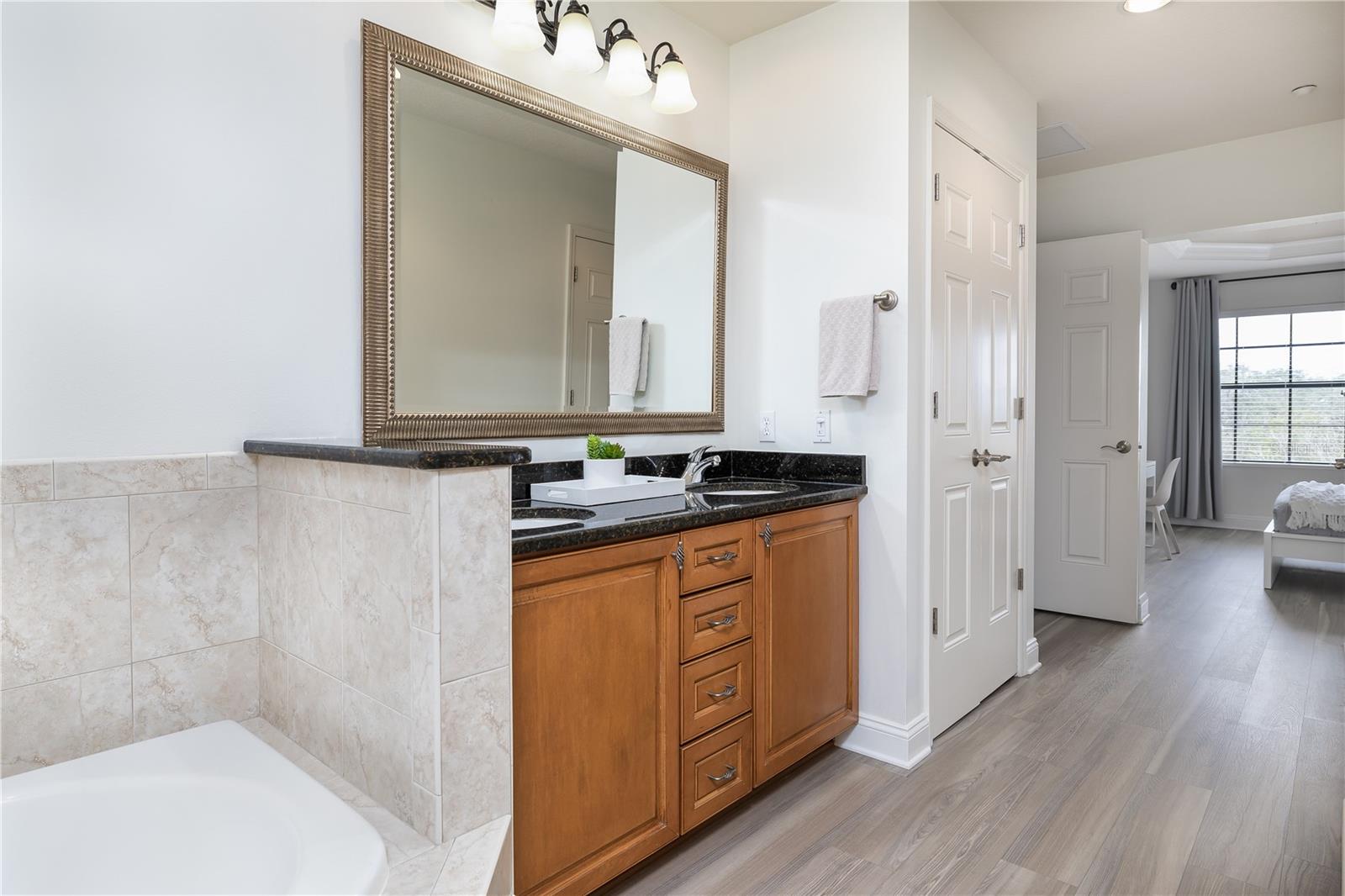 7702 LAKE VISTA CT #306, LAKEWOOD RANCH, FL, 34202