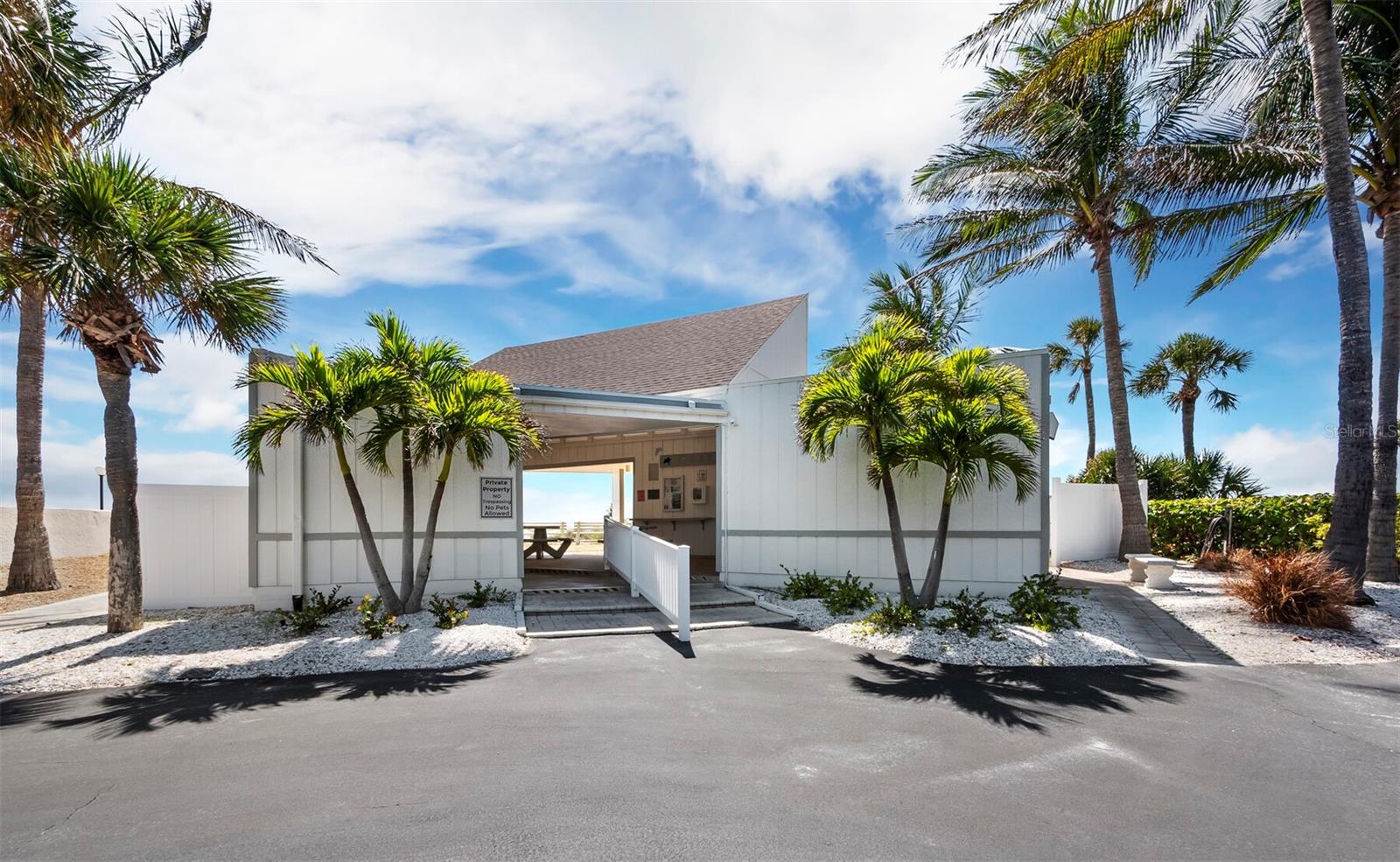 549 SUTTON PL, LONGBOAT KEY, FL, 34228