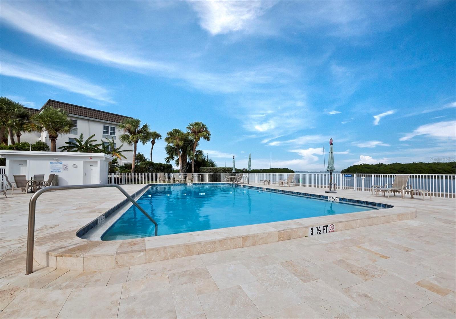 549 SUTTON PL, LONGBOAT KEY, FL, 34228