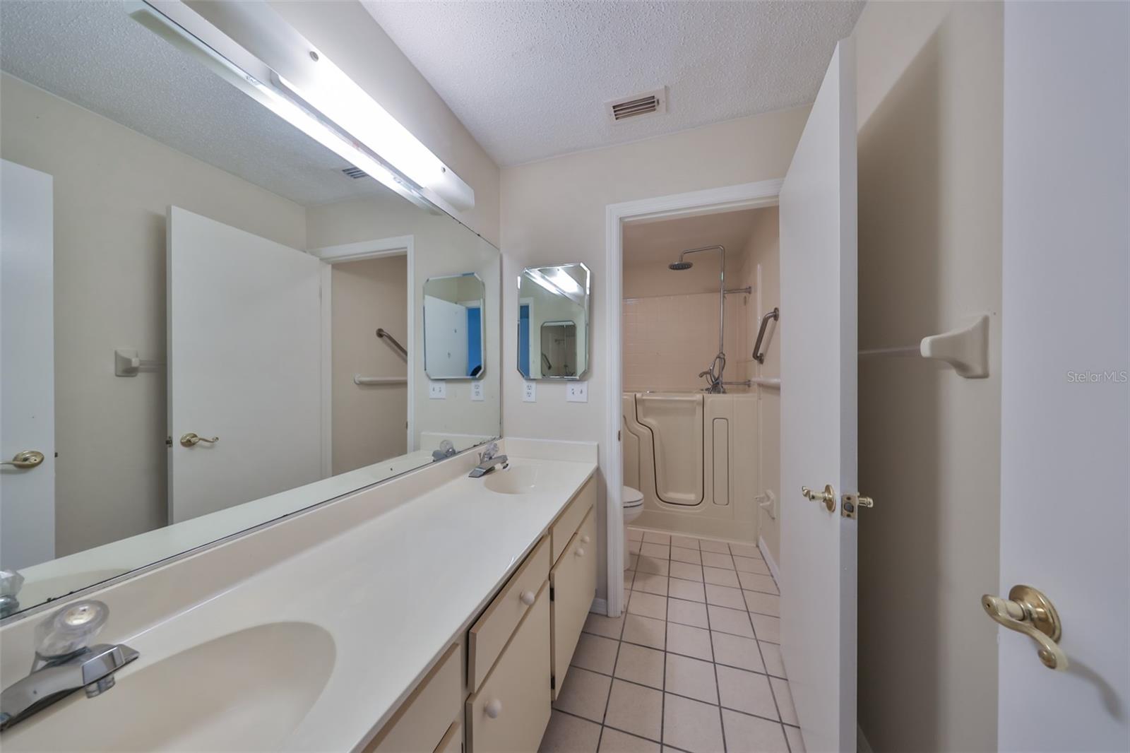 2701 LANCASTER DR, SUN CITY CENTER, FL, 33573
