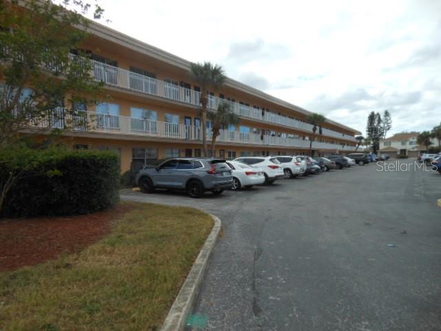 6400 46TH AVE N #105, KENNETH CITY, FL, 33709