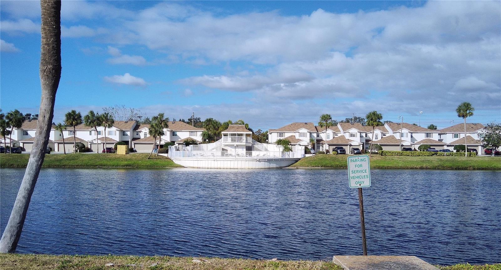 6400 46TH AVE N #105, KENNETH CITY, FL, 33709