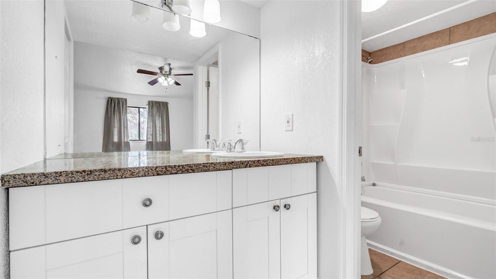 3913 OAK LIMB CT, TAMPA, FL, 33614