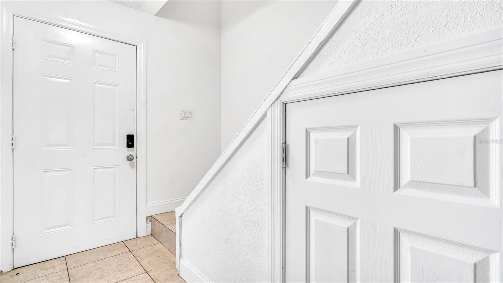 3913 OAK LIMB CT, TAMPA, FL, 33614