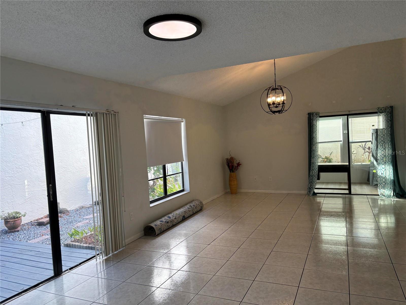 13709 LAZY OAK DR, TAMPA, FL, 33613