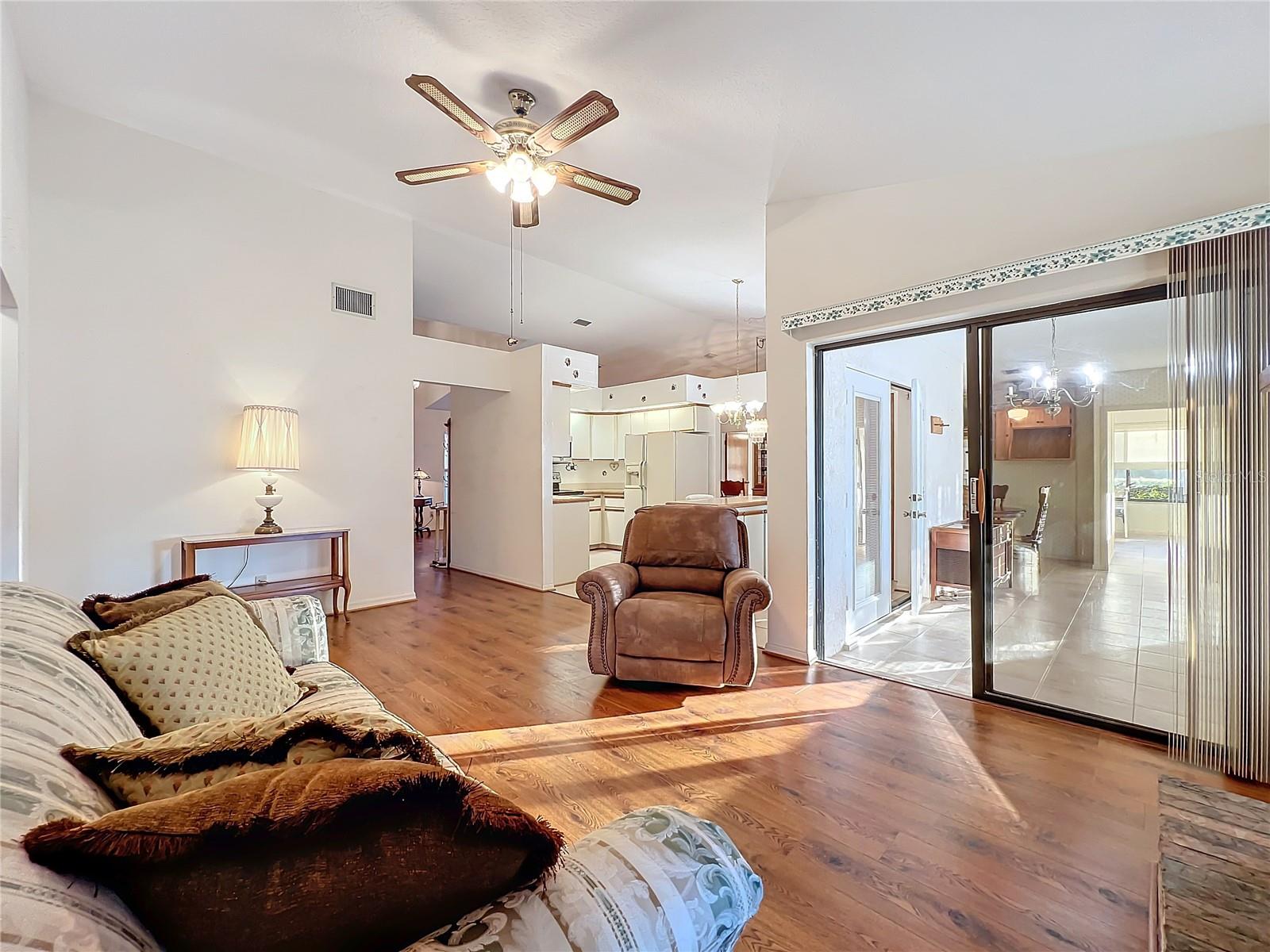 9835 LAKESHORE DR, CLERMONT, FL, 34711