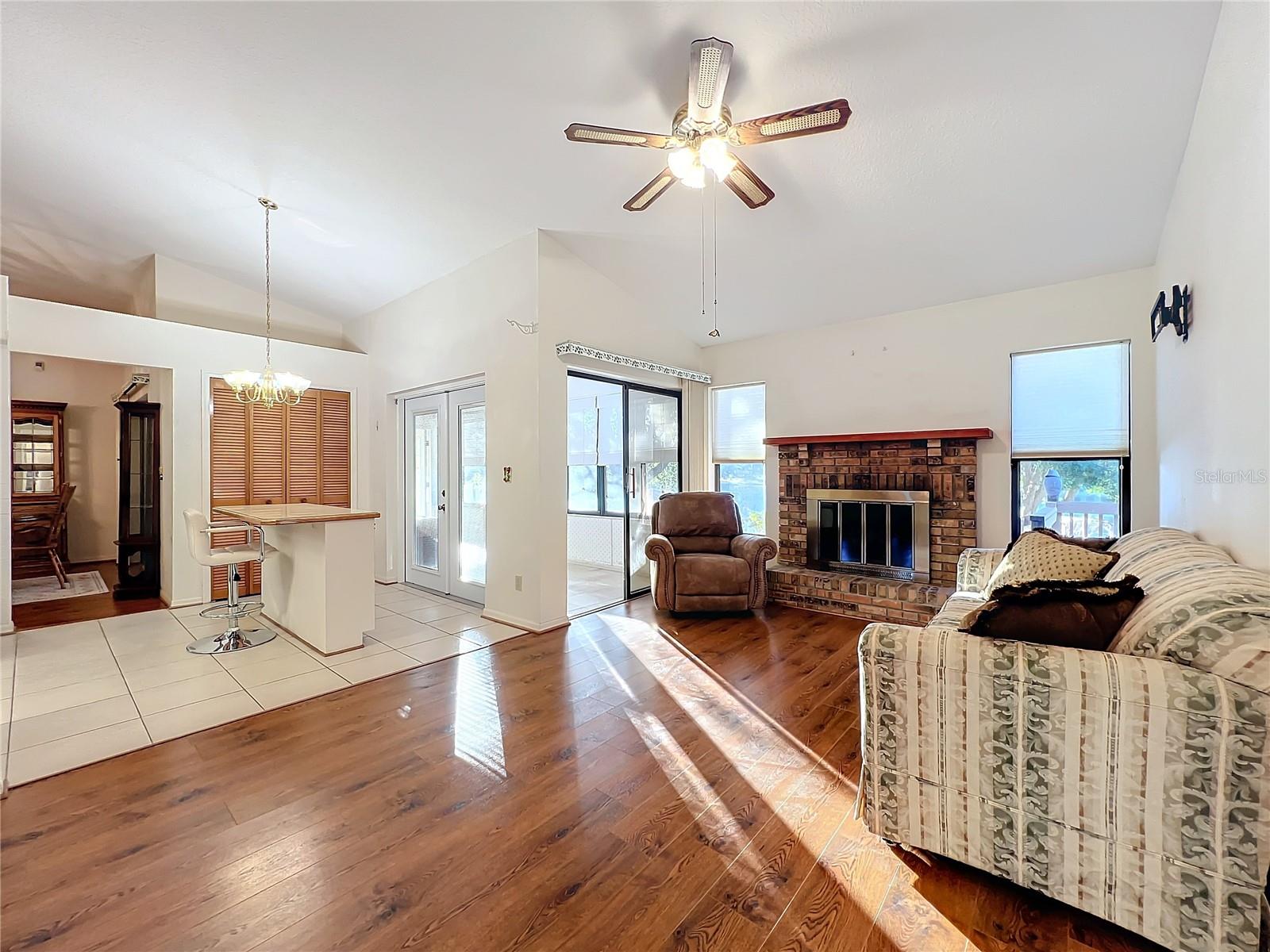 9835 LAKESHORE DR, CLERMONT, FL, 34711