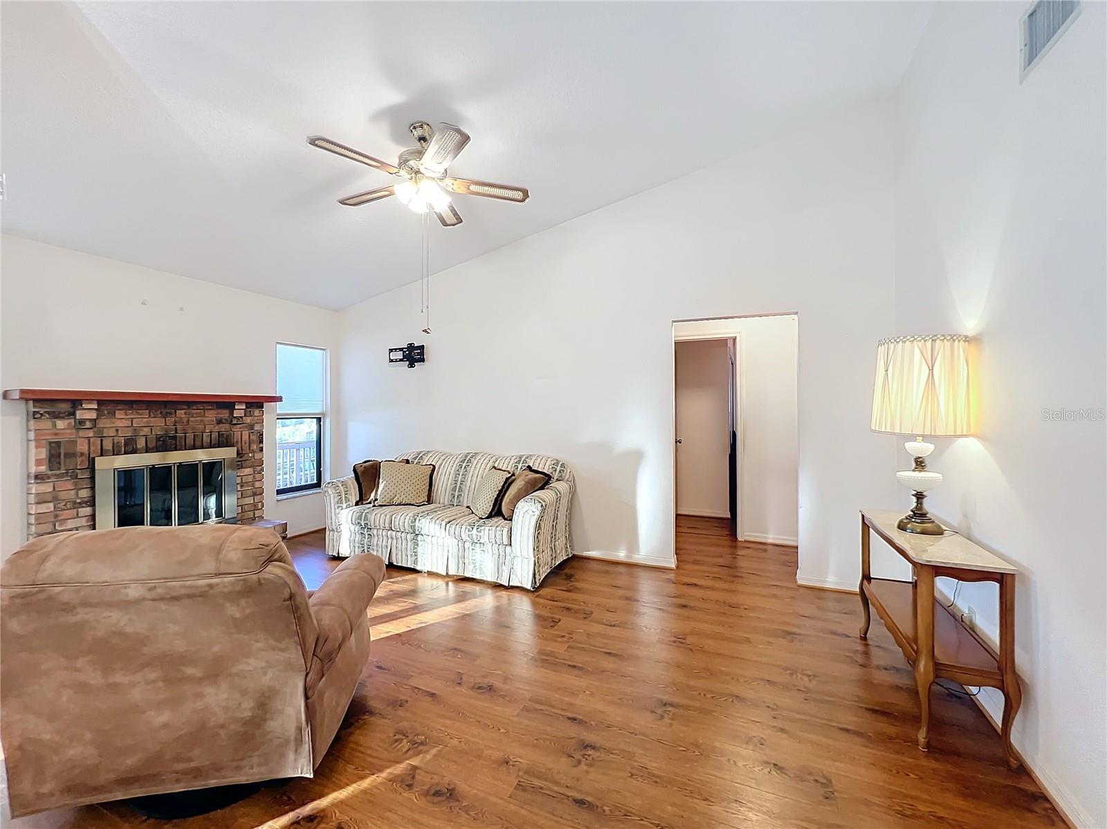 9835 LAKESHORE DR, CLERMONT, FL, 34711