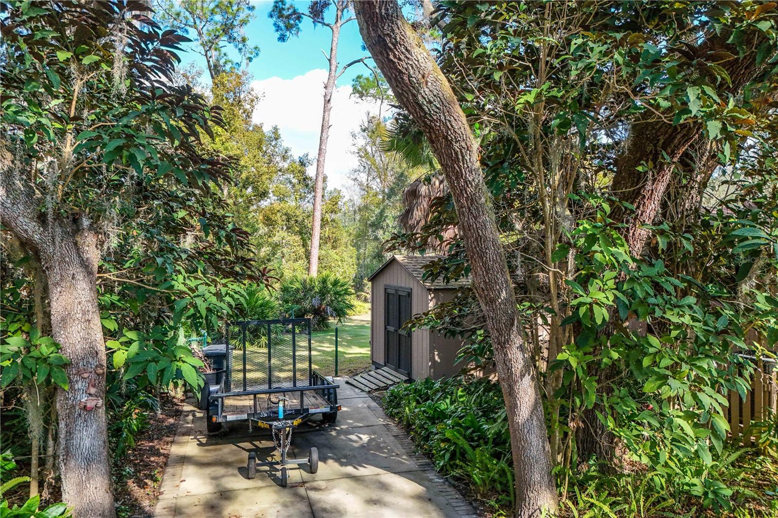 1029 ELYSIUM BLVD, MOUNT DORA, FL, 32757