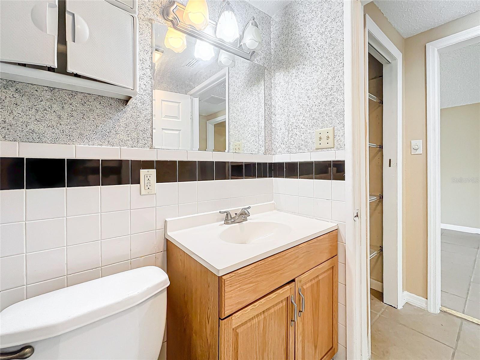 569 DIXIE HWY, TARPON SPRINGS, FL, 34689