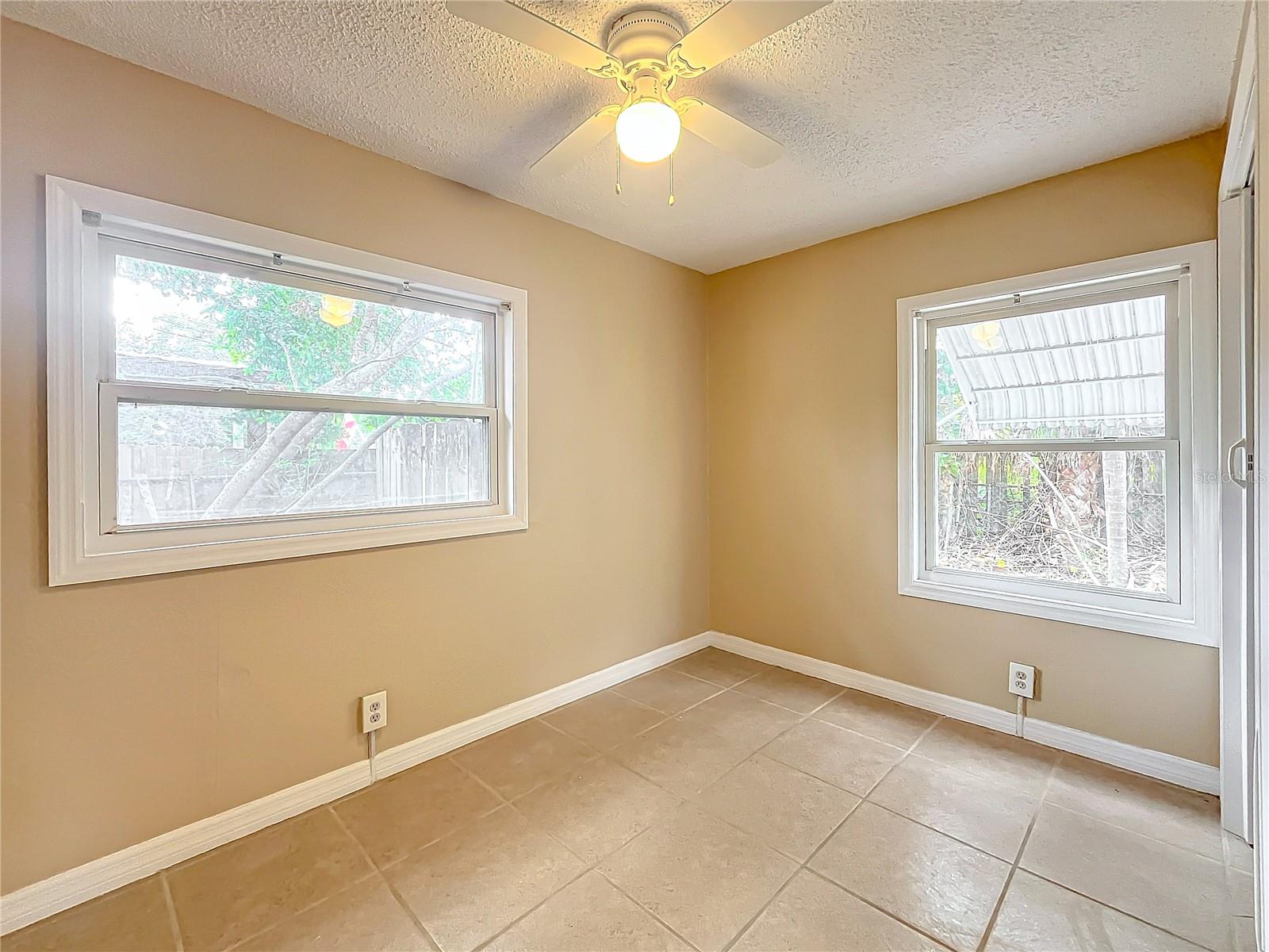 569 DIXIE HWY, TARPON SPRINGS, FL, 34689