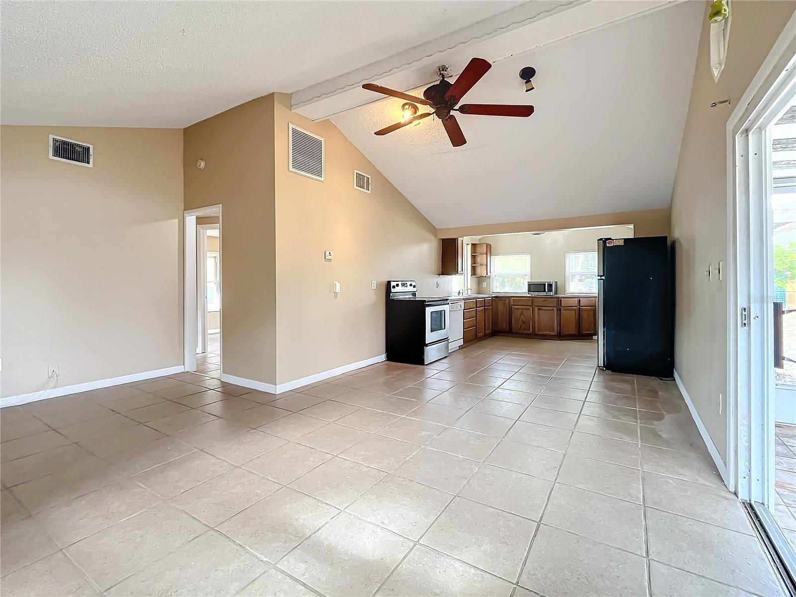 569 DIXIE HWY, TARPON SPRINGS, FL, 34689