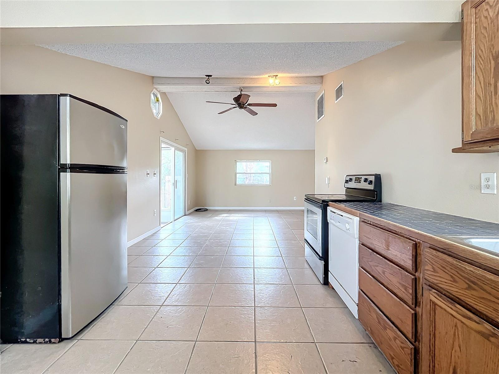 569 DIXIE HWY, TARPON SPRINGS, FL, 34689