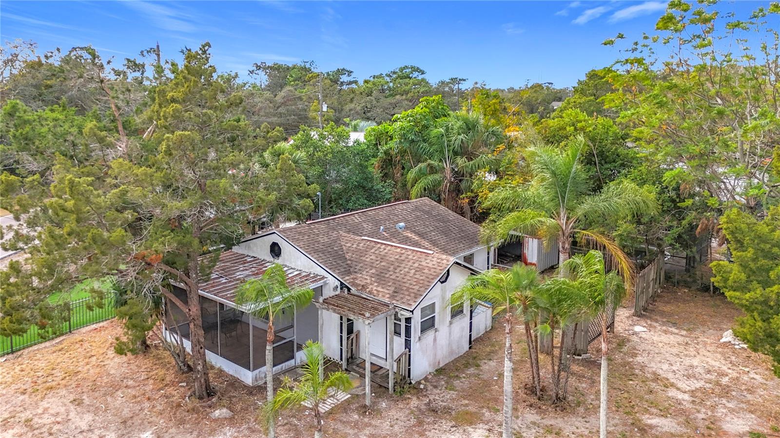 569 DIXIE HWY, TARPON SPRINGS, FL, 34689