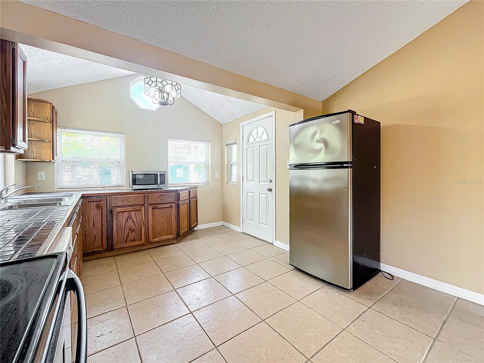 569 DIXIE HWY, TARPON SPRINGS, FL, 34689