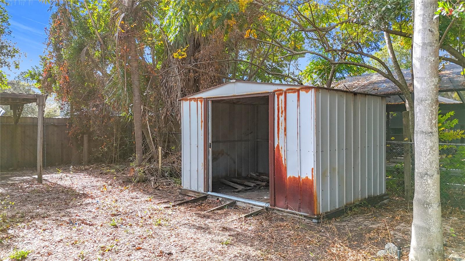 569 DIXIE HWY, TARPON SPRINGS, FL, 34689