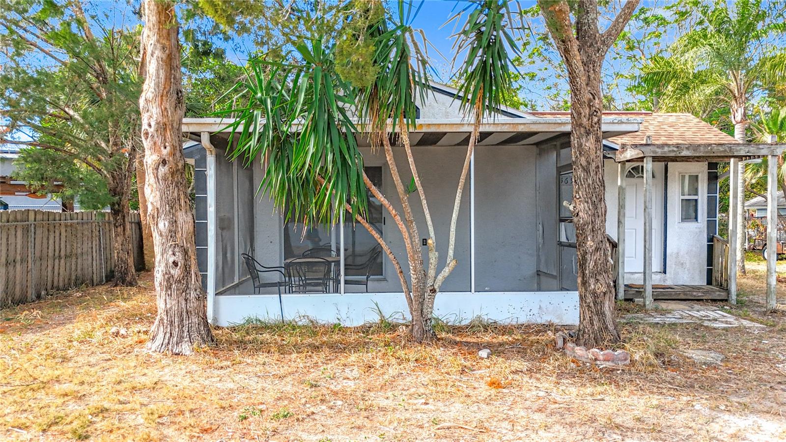 569 DIXIE HWY, TARPON SPRINGS, FL, 34689