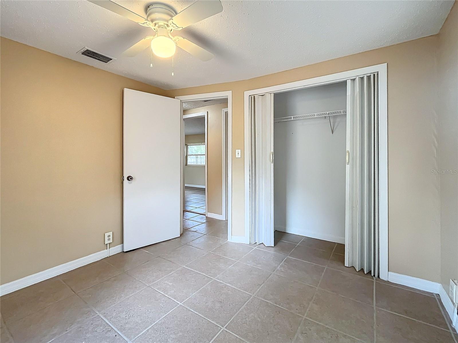 569 DIXIE HWY, TARPON SPRINGS, FL, 34689