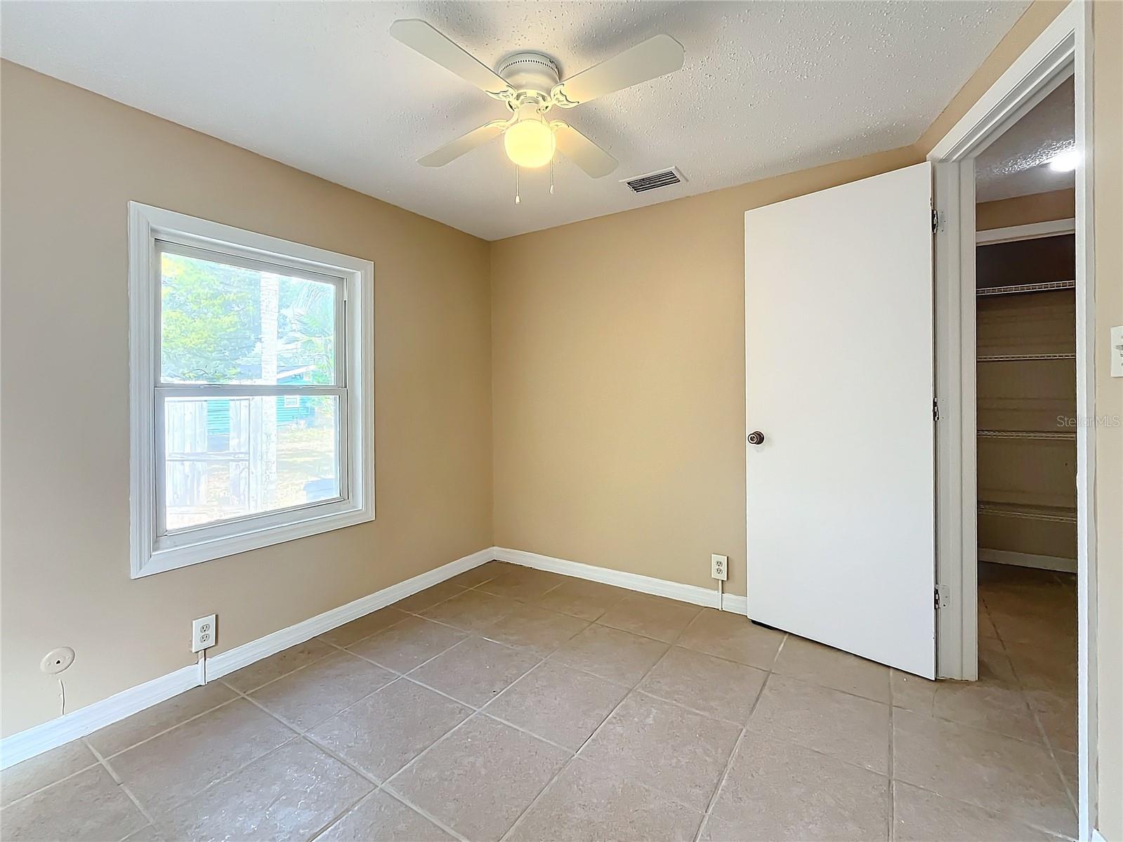569 DIXIE HWY, TARPON SPRINGS, FL, 34689