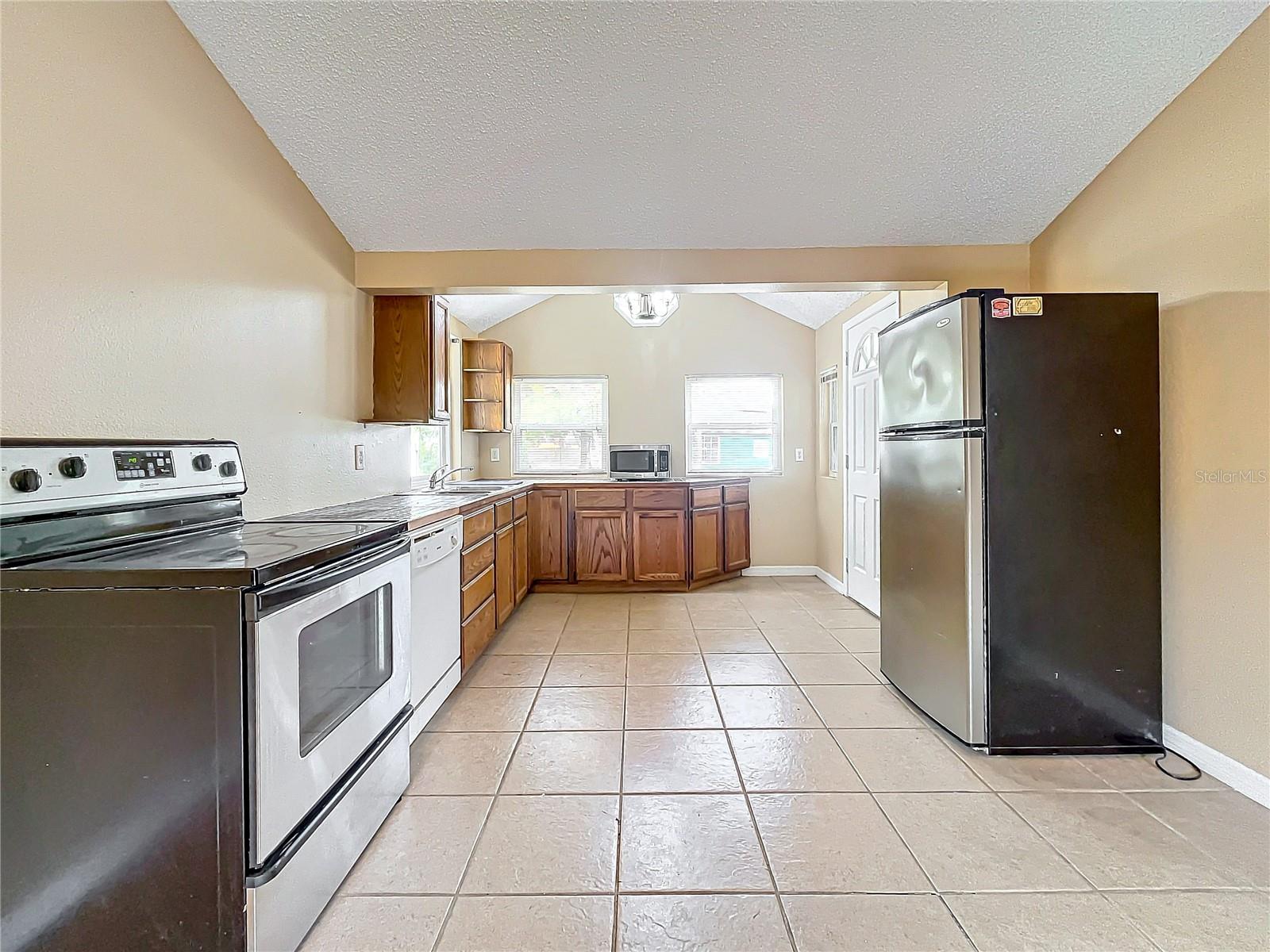 569 DIXIE HWY, TARPON SPRINGS, FL, 34689