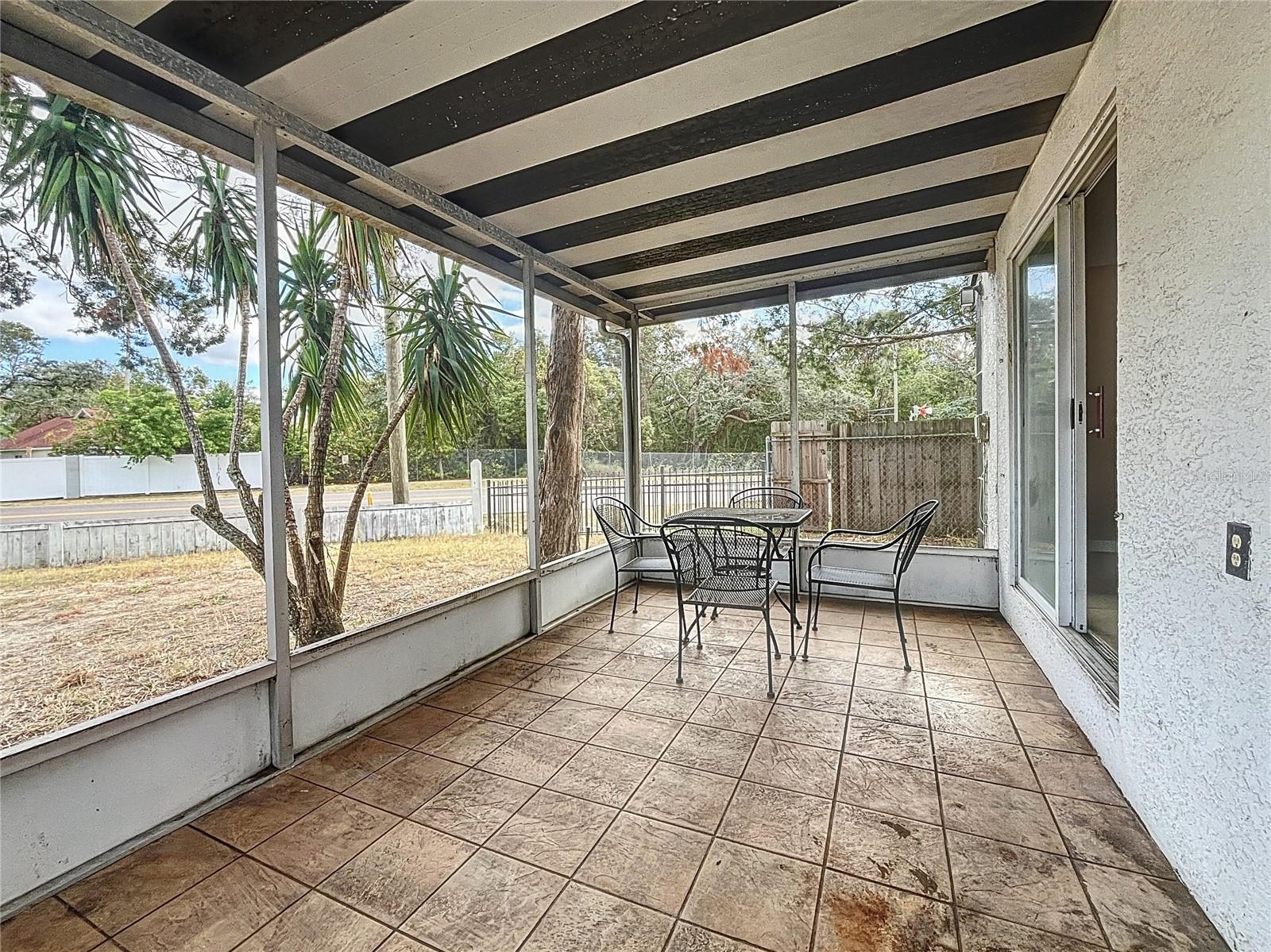 569 DIXIE HWY, TARPON SPRINGS, FL, 34689