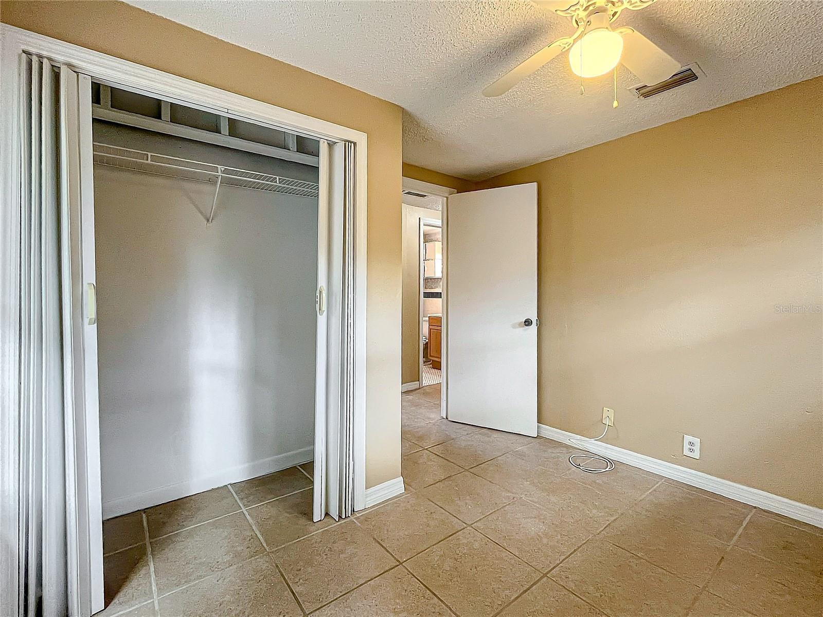 569 DIXIE HWY, TARPON SPRINGS, FL, 34689