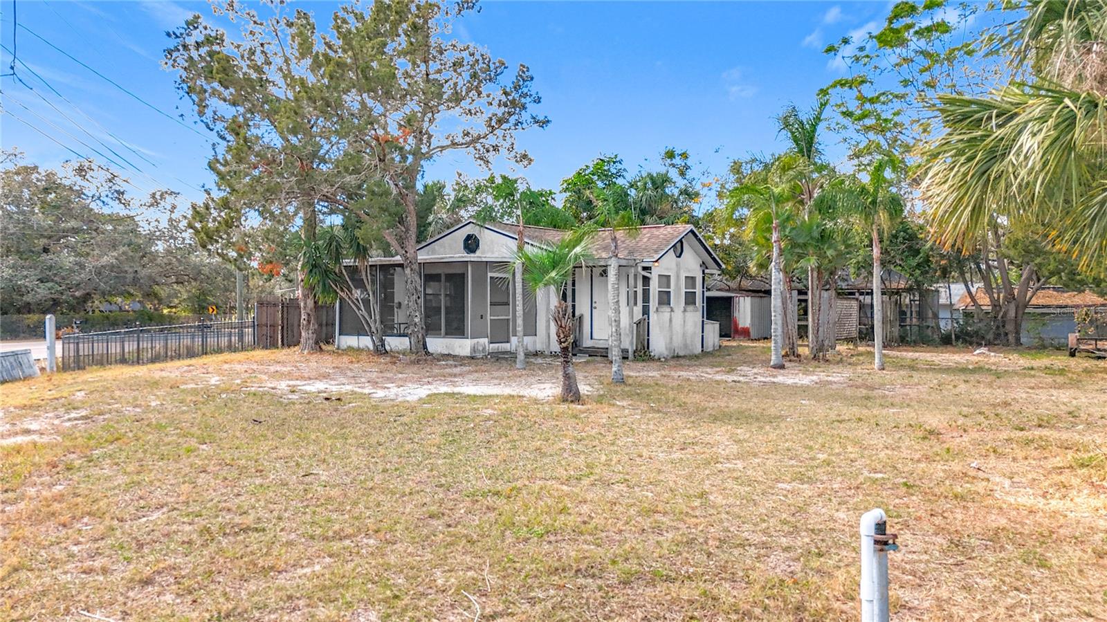 569 DIXIE HWY, TARPON SPRINGS, FL, 34689