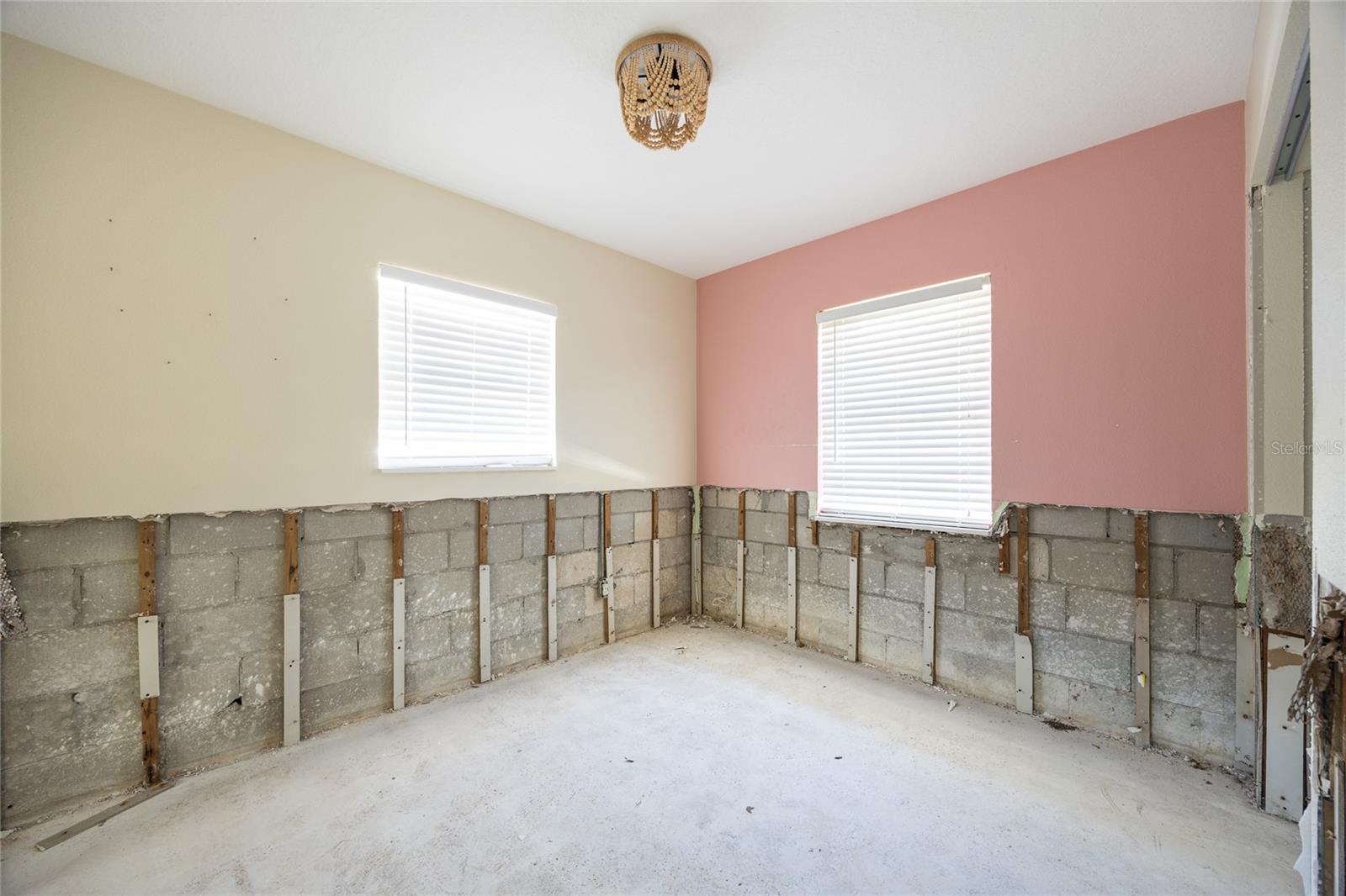 4561 SHORE ACRES BLVD NE, ST PETERSBURG, FL, 33703