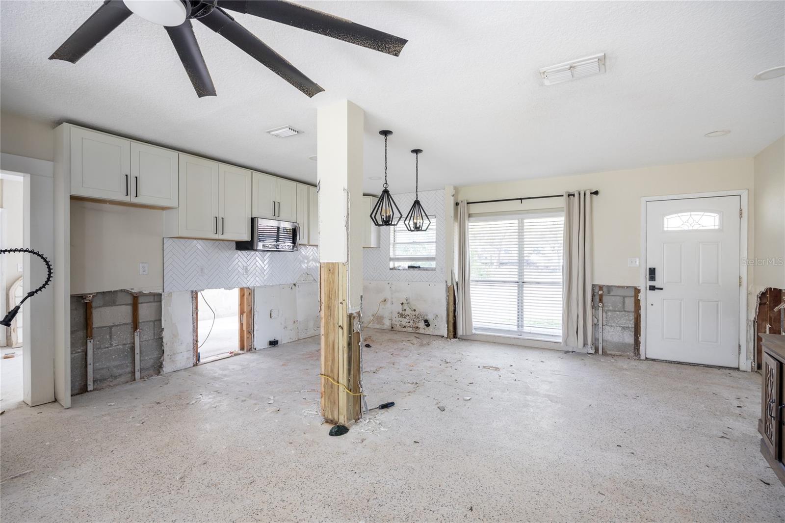 4561 SHORE ACRES BLVD NE, ST PETERSBURG, FL, 33703