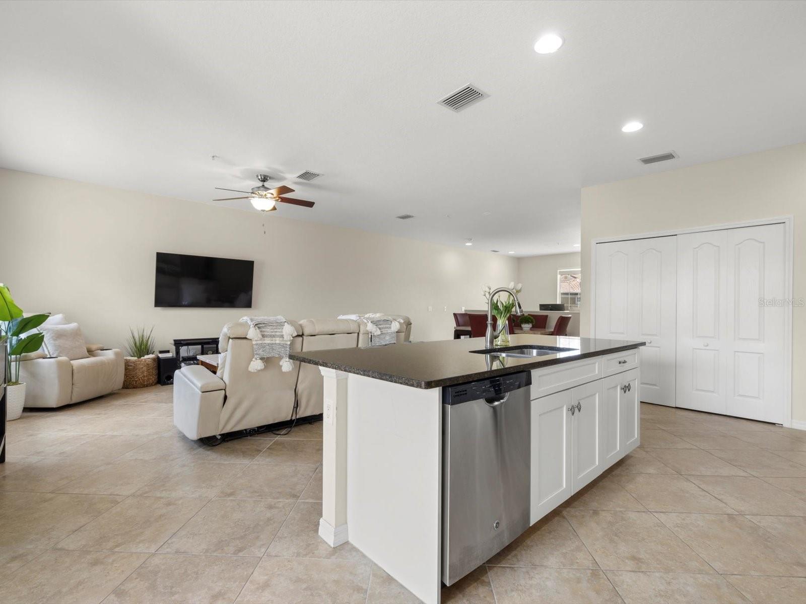 8141 MIRAMAR WAY #8141, LAKEWOOD RANCH, FL, 34202