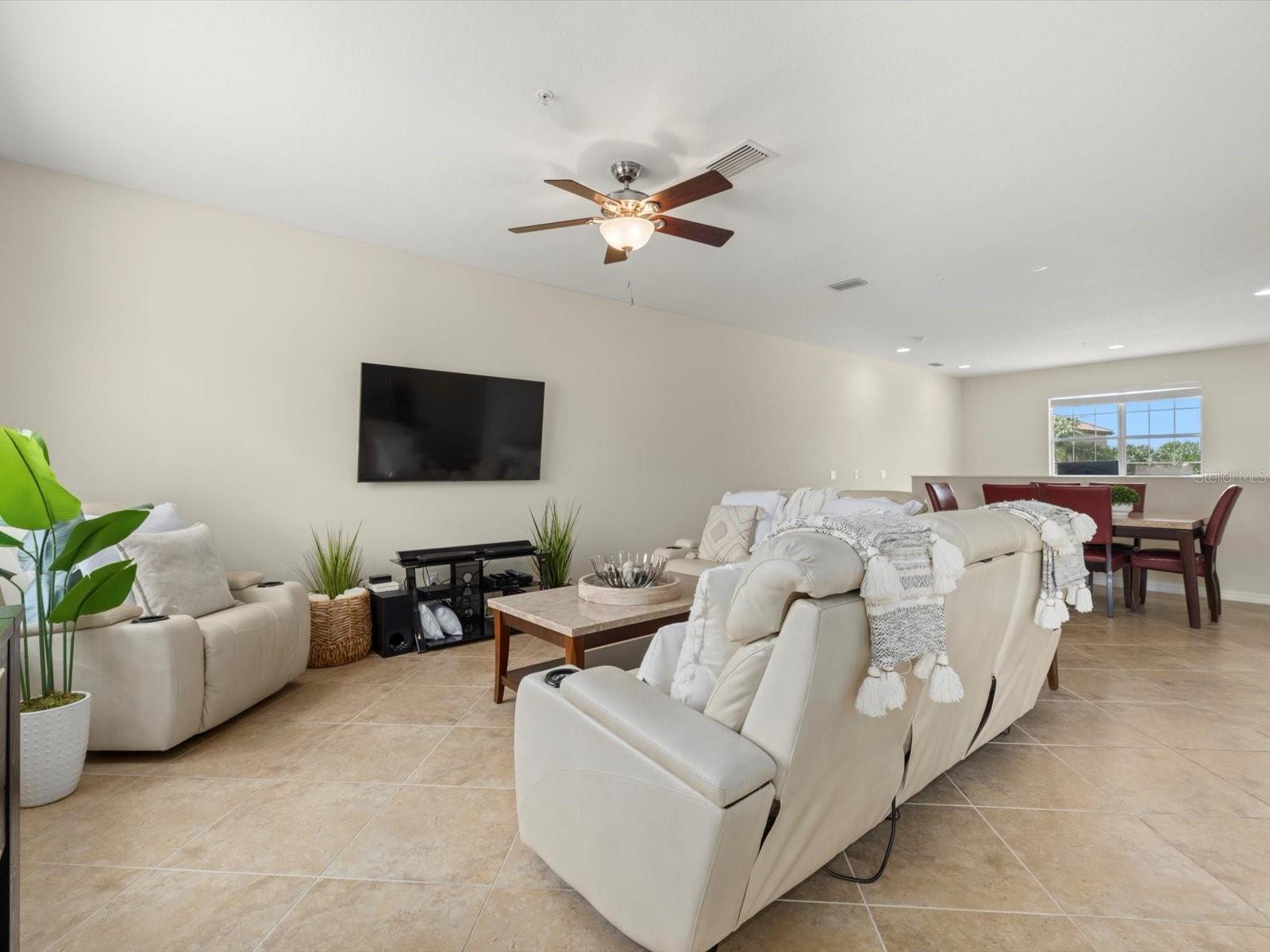 8141 MIRAMAR WAY #8141, LAKEWOOD RANCH, FL, 34202