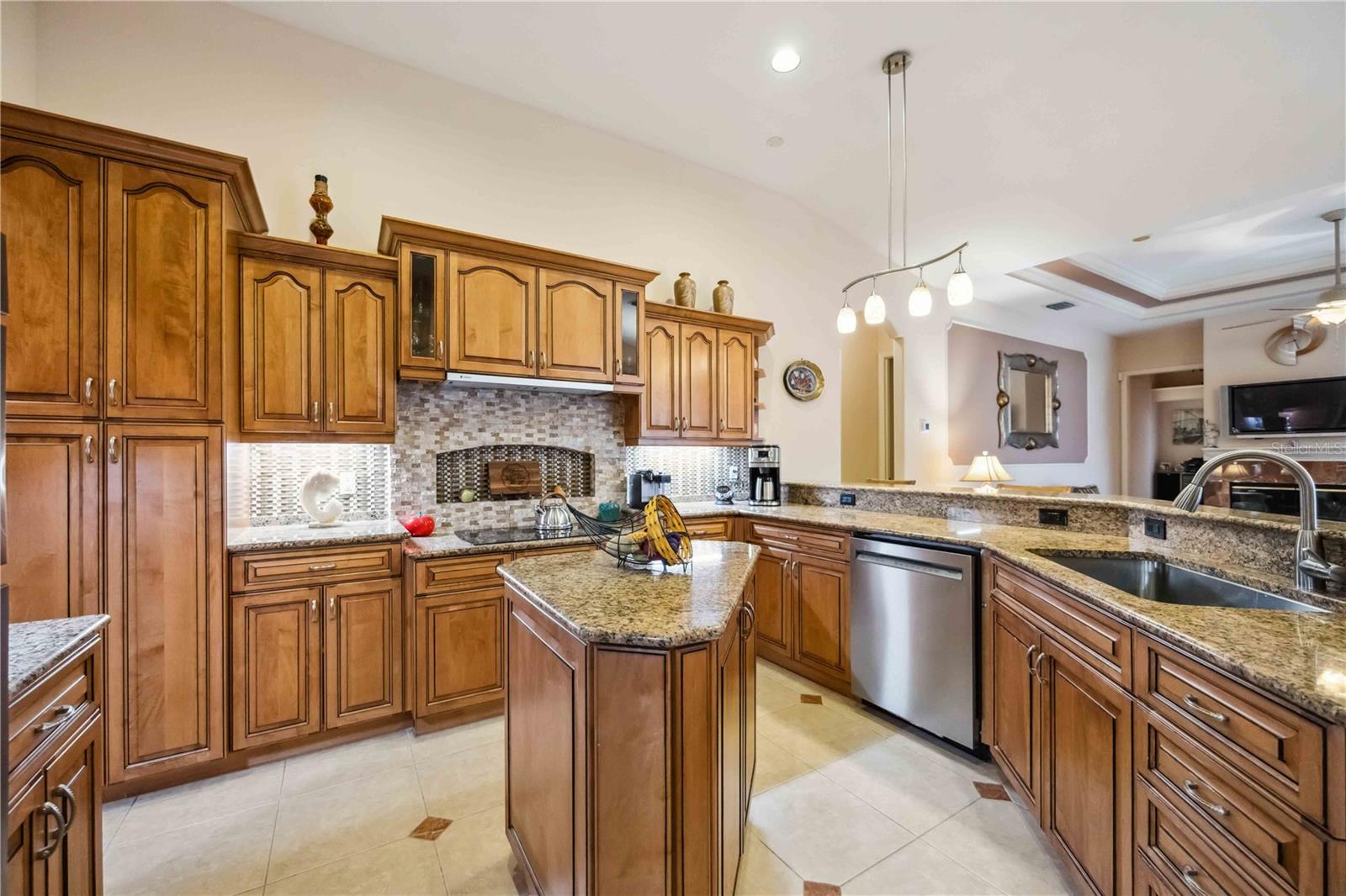 7594 TORI WAY, LAKEWOOD RANCH, FL, 34202