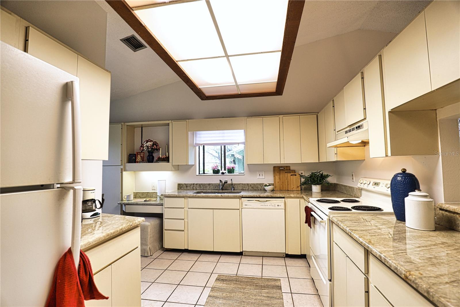 5032 BARRINGTON CIR #2301, SARASOTA, FL, 34234