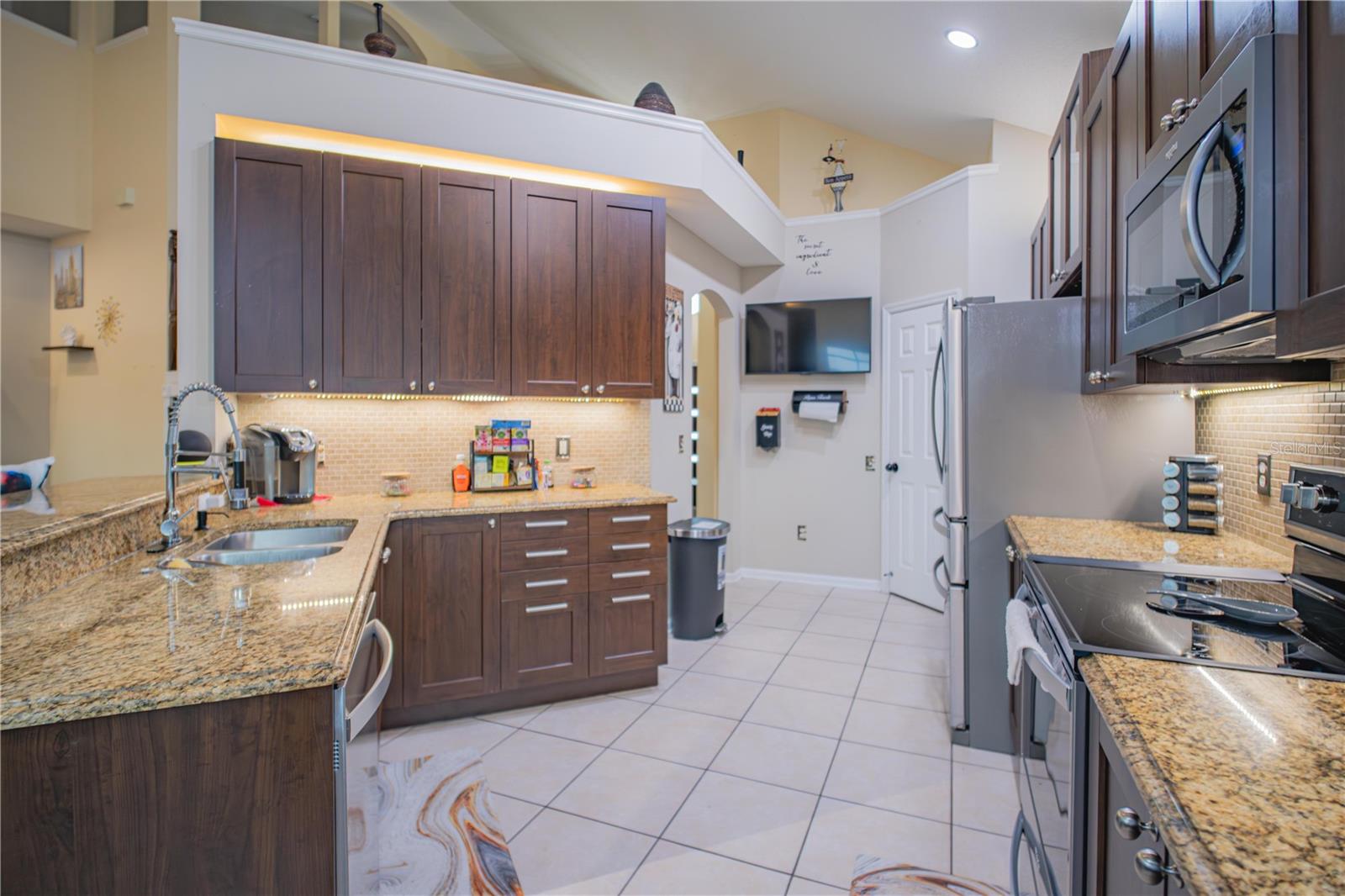 8100 FAN PALM WAY, KISSIMMEE, FL, 34747
