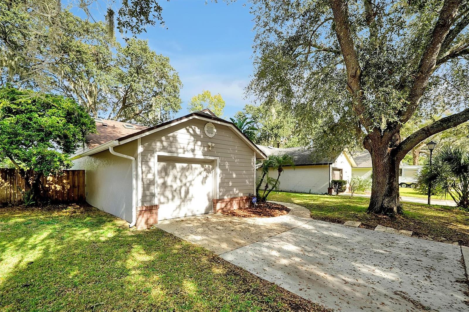 9917 TIMBER OAKS CT #8, ORLANDO, FL, 32817