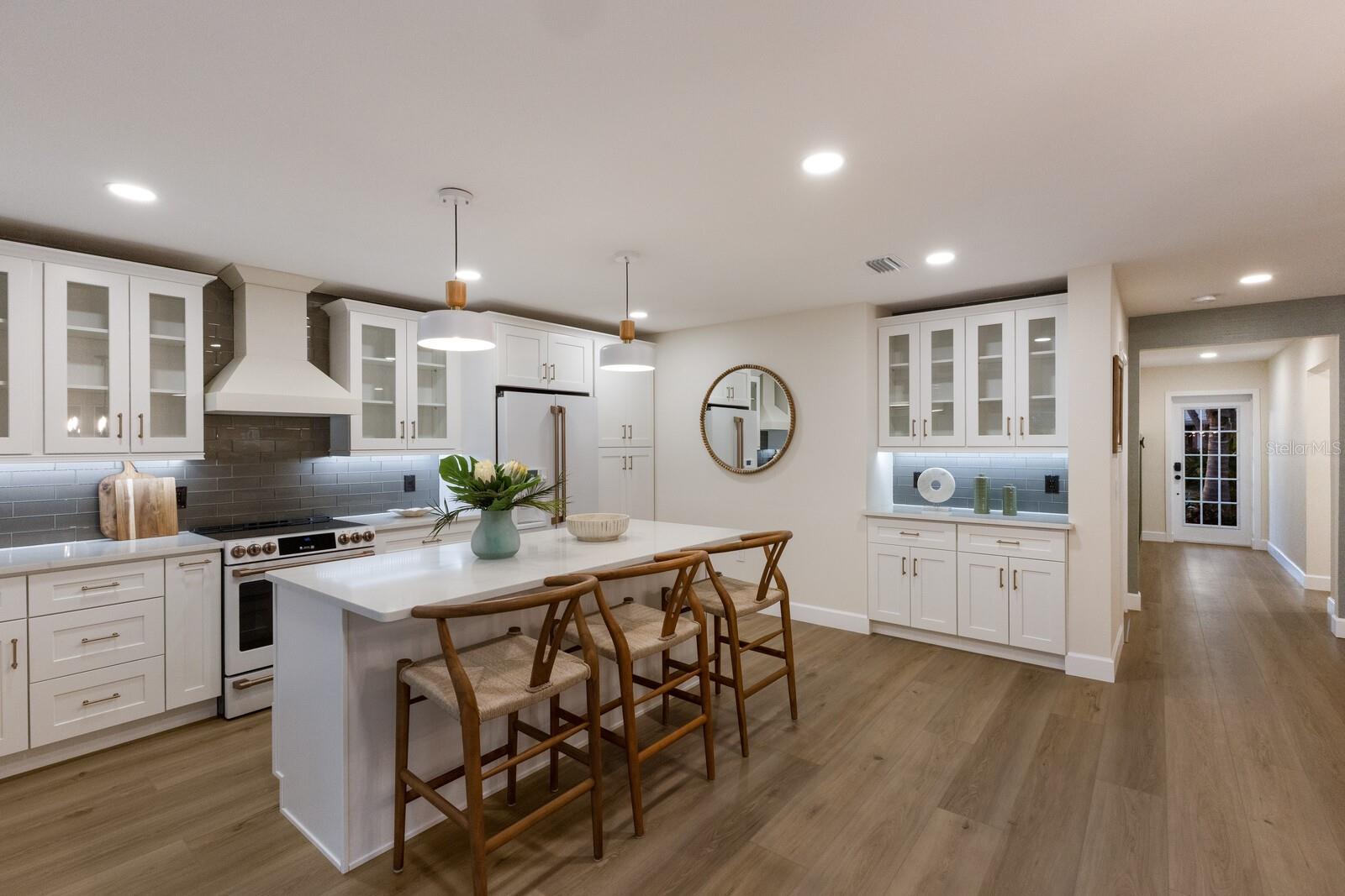 213 83RD ST, HOLMES BEACH, FL, 34217