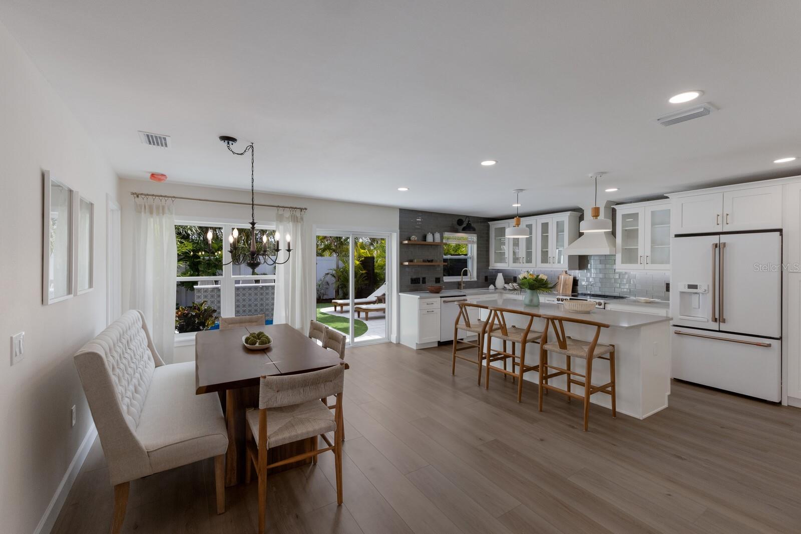 213 83RD ST, HOLMES BEACH, FL, 34217