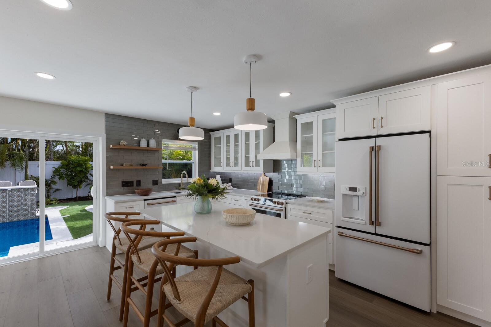 213 83RD ST, HOLMES BEACH, FL, 34217
